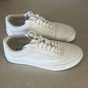 Vans Old Skool - True White - Women’s 9, Men’s 7.5